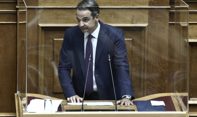 Μητσοτάκης στη Βουλή: Δεν πρόκειται να τιμωρήσουμε κάποιο παιδί επειδή δε φορά μάσκα