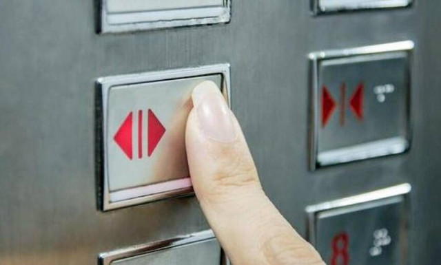 Τρόμος στην Αθήνα για τον «δράκο των ασανσέρ» - Επιτέθηκε σε 18χρονη