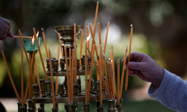 Χαμός στα Γρεβενά: Δημοτικός σύμβουλος χτύπησε παπαδιά με... καρέκλα