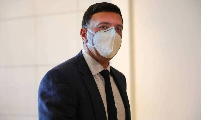 Health Min Kikilias on objections to face masks