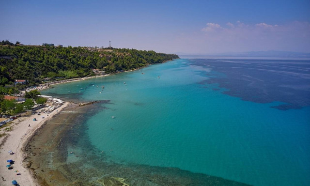 Καιρός: Επιμένει το καλοκαίρι - Με υψηλές θερμοκρασίες η Δευτέρα