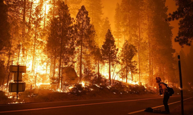 Πύρινη λαίλαπα κατακαίει την Καλιφόρνια - Συγκλονιστικές εικόνες