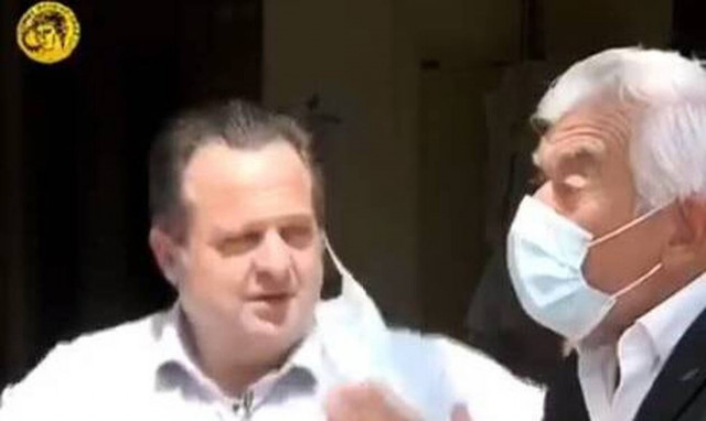 Ο Γιώργος Γιαννόπουλος προειδοποιεί: «Μάσκα ή… πετσόκομμα» - Το βίντεο που έγινε viral 