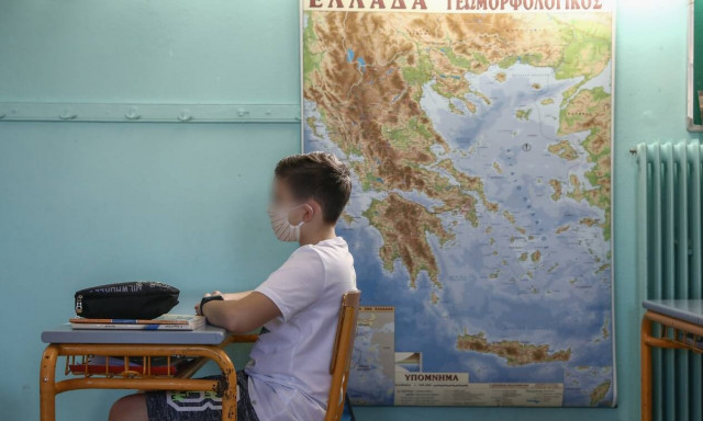 Κεραμέως: Απολύτως τεκμηριωμένη η υποχρεωτική χρήση μάσκας στα σχολεία