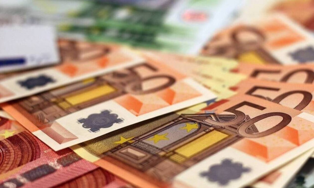 Εργασιακά: Πότε θα πληρωθεί το δώρο Χριστουγέννων - Ποιοι θα το λάβουν «ψαλιδισμένο» 