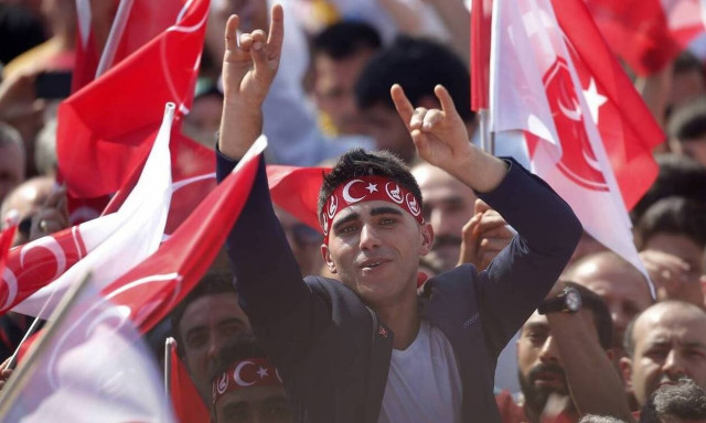 Εκδήλωση-πρόκληση στη Σμύρνη από τους Γκρίζους Λύκους για τα Δωδεκάνησα