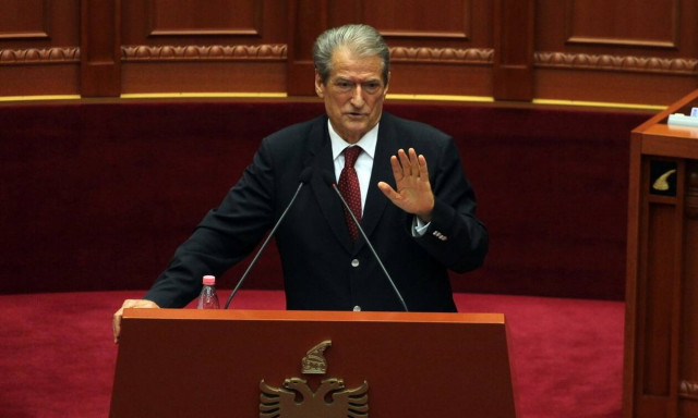 Αλβανία: Κατά της επέκτασης των ελληνικών χωρικών υδάτων στα 12 μίλια ο Μπερίσα