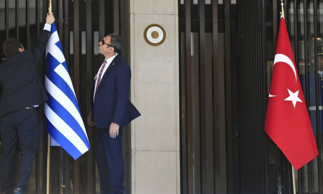 Άρθρο-κόλαφος από Τούρκο καθηγητή: Τα νησιά ανήκουν στην Ελλάδα – Η Τουρκία είναι επεκτατική