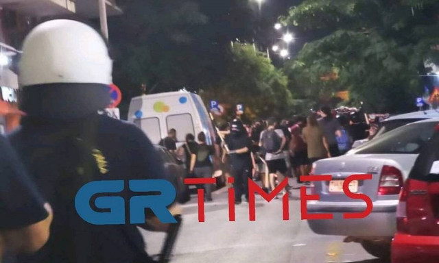 Επεισόδια στη Θεσσαλονίκη: Μολότοφ και δακρυγόνα στο κέντρο της πόλης