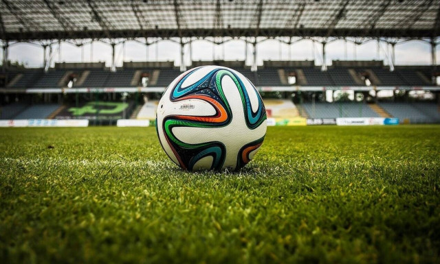 Θετικός στον κορονοϊό Έλληνας ποδοσφαιριστής - Σε καραντίνα πάνω από 40 άτομα