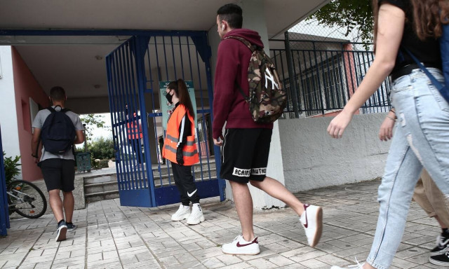 Κορονοϊός - Δερμιτζάκης: Ας αναλάβουν οι γονείς την ευθύνη της μη χρήσης μάσκας στο σχολείο