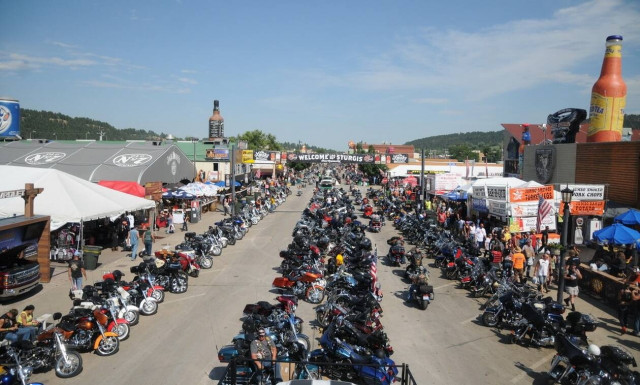 Κορονοϊός στις ΗΠΑ: Συγκέντρωση μηχανόβιων συνδέεται με περισσότερα από 200.000 κρούσματα