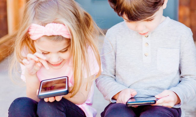 Έρευνα του Χάρβαρντ: Τρομακτική η επιρροή της τεχνολογίας στα παιδιά