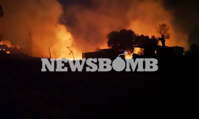 Φωτιά στη Μόρια: Υπό έλεγχο οι νέες εστίες - Πλήρης καταστροφή στο ΚΥΤ