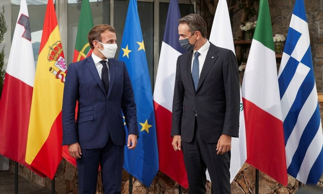 LIVE: Η συνέντευξη Τύπου και οι δηλώσεις Μητσοτάκη μετά τη συμφωνία με τον Μακρόν