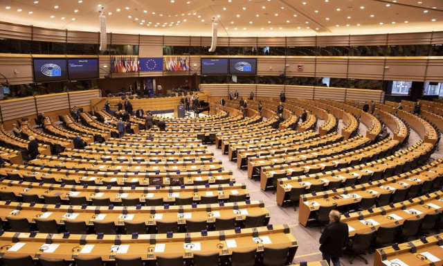 ΕΚ: Αλληλεγγύη στην Ελλάδα για τη Μόρια - Καταδίκη της τουρκικής παραβατικότητας