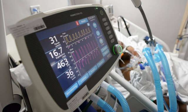 Κορονοϊός: Νεκρός ηλικιωμένος στη Νίκαια - 298 τα θύματα στην Ελλάδα