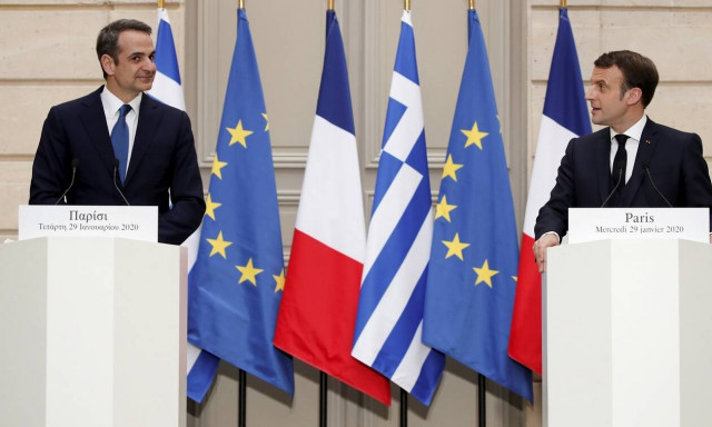 Μητσοτάκης - Μακρόν «κλείνουν» την αμυντική συμφωνία στην Κορσική