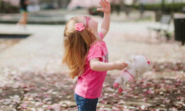 Τι κάνει τα παιδιά να ρωτούν «γιατί» κάθε λίγο και λιγάκι