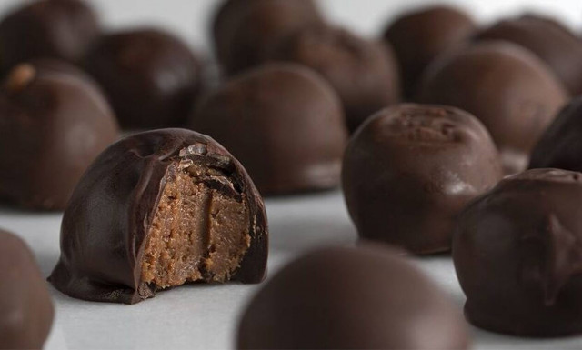 Άκης Πετρετζίκης: Σοκολατάκια καραμέλα μπισκότο