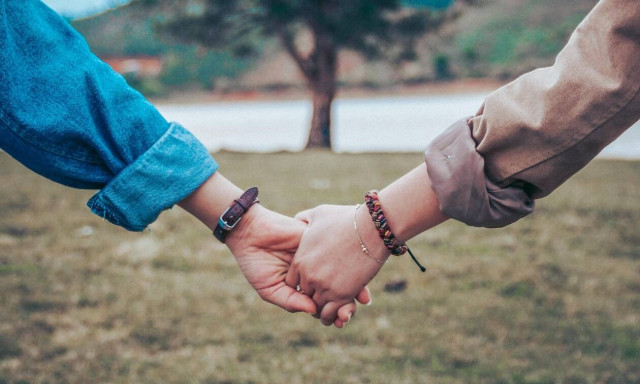 Γιατί είναι τόσο δύσκολο να ξεπεράσουμε τον χωρισμό μας;