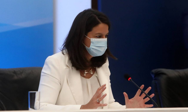 Κορονοϊός - Κεραμέως: «Ασφαλώς και θα χρειαστεί να κλείσουμε τμήματα και σχολεία»