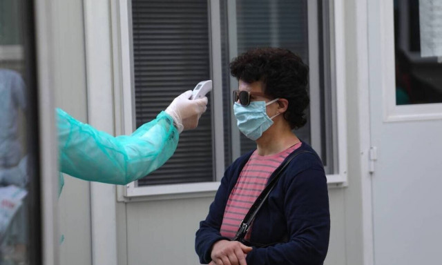 Πέτσας: «Δεν είναι στο τραπέζι η χρήση μάσκας στους εξωτερικούς χώρους»