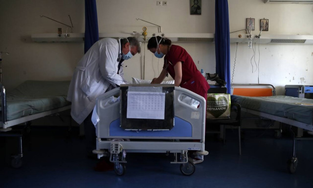 Κορoνοϊός: Αυξάνεται ο αριθμός των νεκρών - Κατέληξε 89χρονος