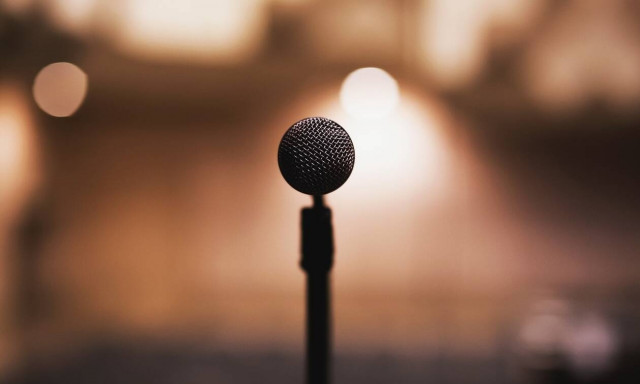 Πέθανε ο τραγουδιστής πασίγνωστου συγκροτήματος