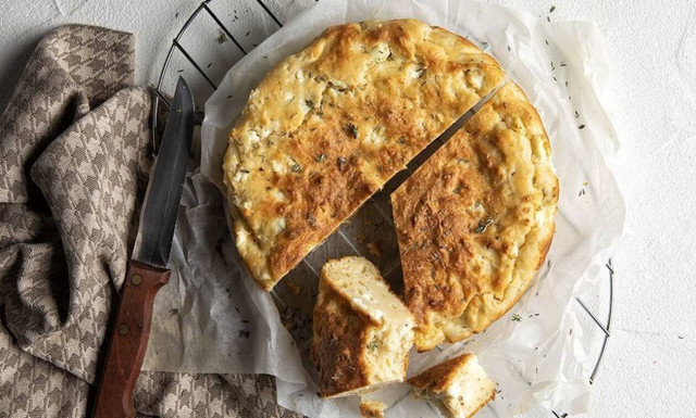 Τυρόπιτα χωρίς φύλλο από τον Άκη Πετρετζίκη