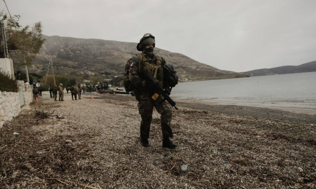 Αποκάλυψη Μητσοτάκη: Εξετάζουμε την υποχρεωτική στράτευση στα 18 έτη