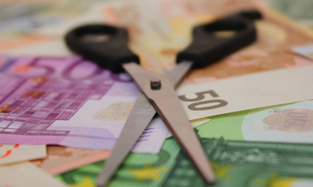 Μείωση εισφορών: Πόσα κερδίζουν μισθωτοί και εργοδότες - Πίνακες με παραδείγματα