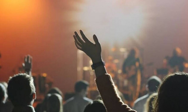 Κορονοϊός - Νέα μέτρα στην Αττική: Πώς θα λειτουργήσουν συναυλιακοί χώροι, θέατρα και σινεμά