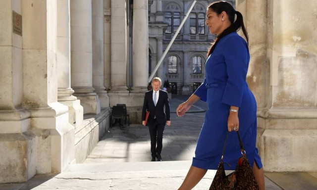 Βρετανία - Κορονοϊός: Υπουργός ζητά από τους πολίτες να καταγγέλλουν το πάρτι του γείτονά τους