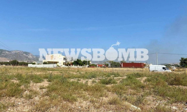 Φωτιά στην Αττική: Υπό μερικό έλεγχο η πυρκαγιά σε αποθήκη στον Ασπρόπυργο