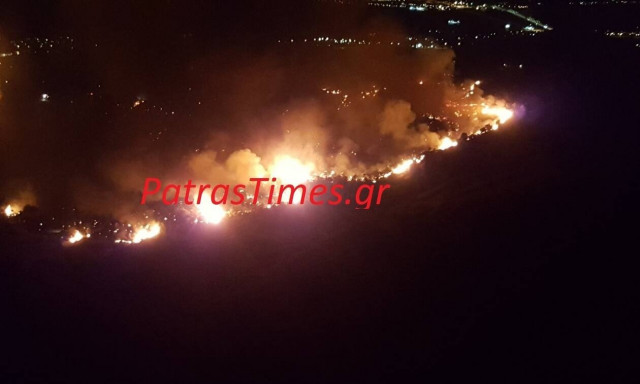 Συναγερμός στην Πάτρα: Μεγάλη φωτιά ανάμεσα σε Βούντενη και Συχαινά