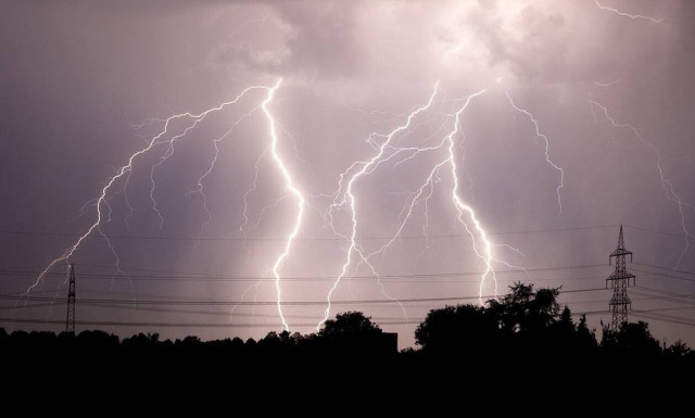 Κακοκαιρία «Ιανός»: Ποιες περιοχές θα «σαρώσει» με καταιγίδες και θυελλώδεις ανέμους - Έκτακτα μέτρα