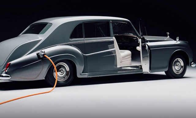 Το είδαμε και αυτό: Αυτοκίνητο-αντίκα με ηλεκτροκίνηση!