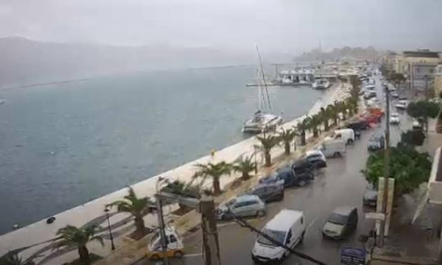 Κυκλώνας «Ιανός» LIVE CAMS: Ξεκίνησε - «Σφυροκοπά» ΤΩΡΑ Ζάκυνθο και Πελοπόννησο