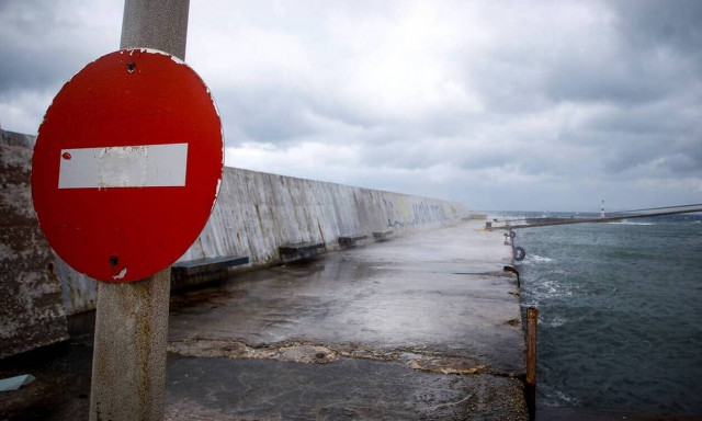 Κακοκαιρία «Ιανός»: Χωρίς καράβια Ζάκυνθος και Κεφαλονιά