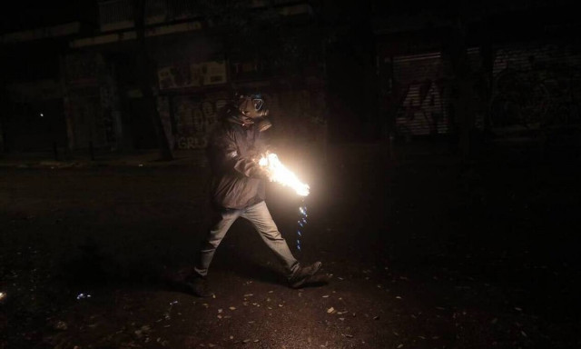 Επίθεση με μολότοφ κατά αστυνομικών στα Εξάρχεια