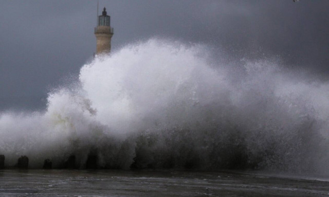 Κυκλώνας «Ιανός»: Στη δίνη της κακοκαιρίας το Ιόνιο - Δείτε LIVE την πορεία του φαινομένου