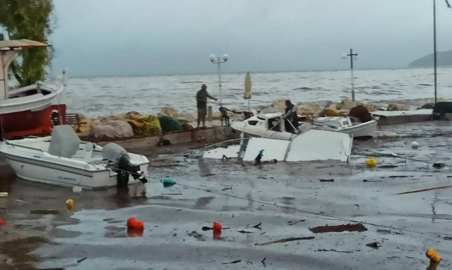 «Ιανός»: Αλλάζει πορεία ο κυκλώνας - Πού θα χτυπήσει τις επόμενες ώρες (vid)