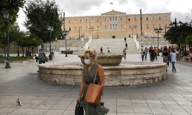 Κορονοϊός: Σήμα συναγερμού για την Αττική – Έρχονται νέα μέτρα για συναθροίσεις και εκδηλώσεις