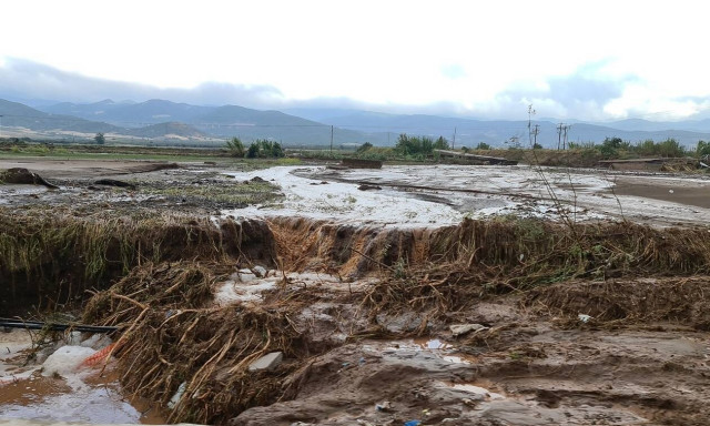 Κακοκαιρία Ιανός: Η Καρδίτσα μετρά τις πληγές της - 5.000 πλημμυρισμένα σπίτια και 896 διασώσεις