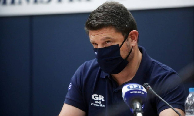 Κακοκαιρία Ιανός: Στη Ζάκυνθο ο Νίκος Χαρδαλιάς - «Μέχρι το βράδυ θα λυθεί το θέμα ηλεκτροδότησης»