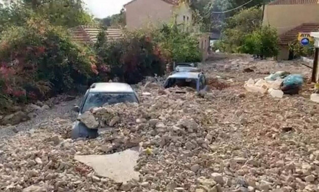 Κακοκαιρία Ιανός: ΣΟΚ στην Κεφαλονιά - Η Άσσος θάφτηκε κάτω από την λάσπη