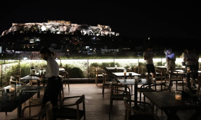 Κορονοϊός: Τι κλείνει από Δευτέρα στην Αττική – Σκέψεις για νέα μέτρα που θα «φρενάρουν» την έξαρση