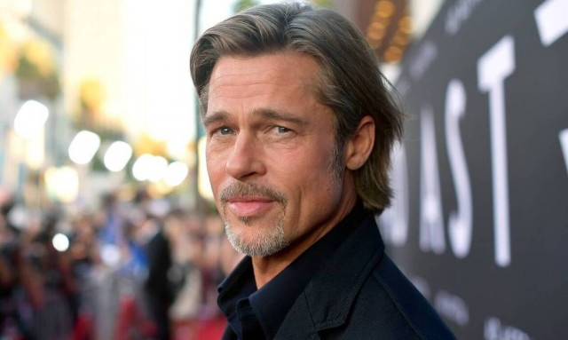 Μπραντ Πιτ: Σάλος στο Χόλιγουντ -  H Σαϊεντολογία και οι τελετές «εξαγνισμού» με 15χρονη σε σάουνα
