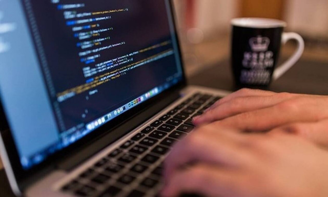 Τηλεργασία: Πώς θα εφαρμοστεί στο 40% των εργαζομένων - Τι ισχύει σε δημόσιο και ιδιωτικό τομέα